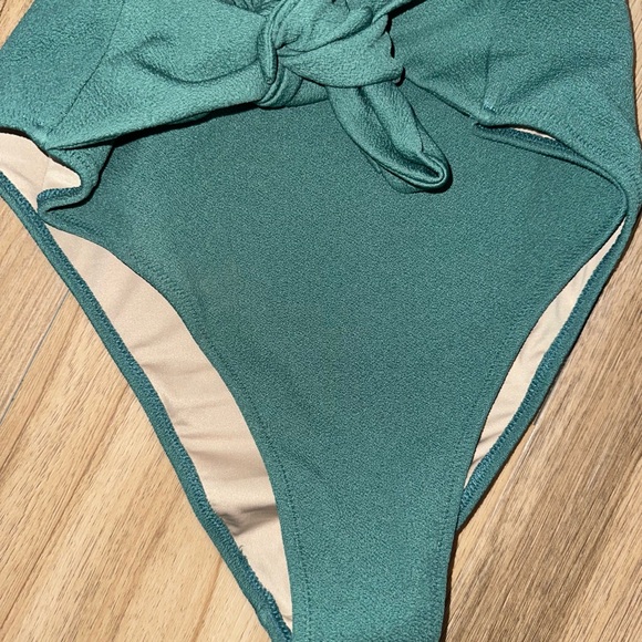 Shade and Shore Green Bikini - Picture 2 of 7